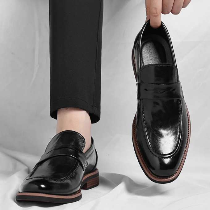 The Classic Metro Leather Shoes