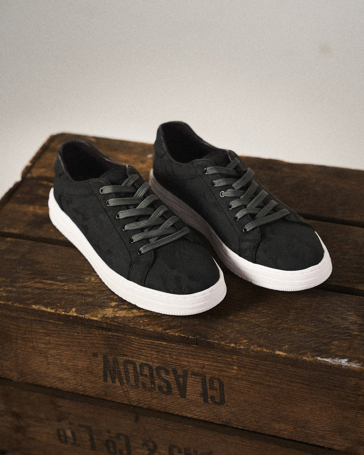 Belmont Classic Sneaker
